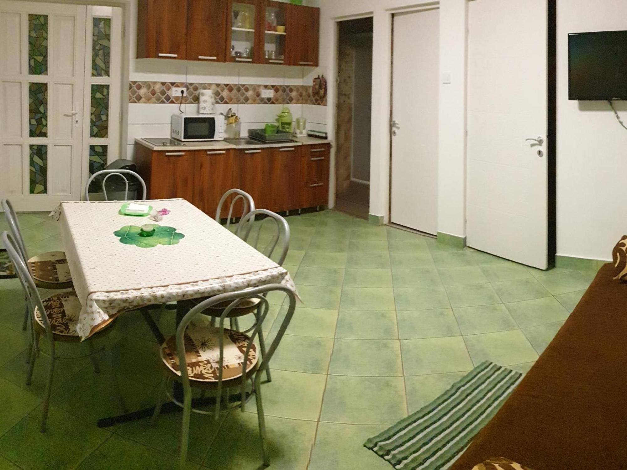 Grevia Apartmanok Poroszló 客房 照片